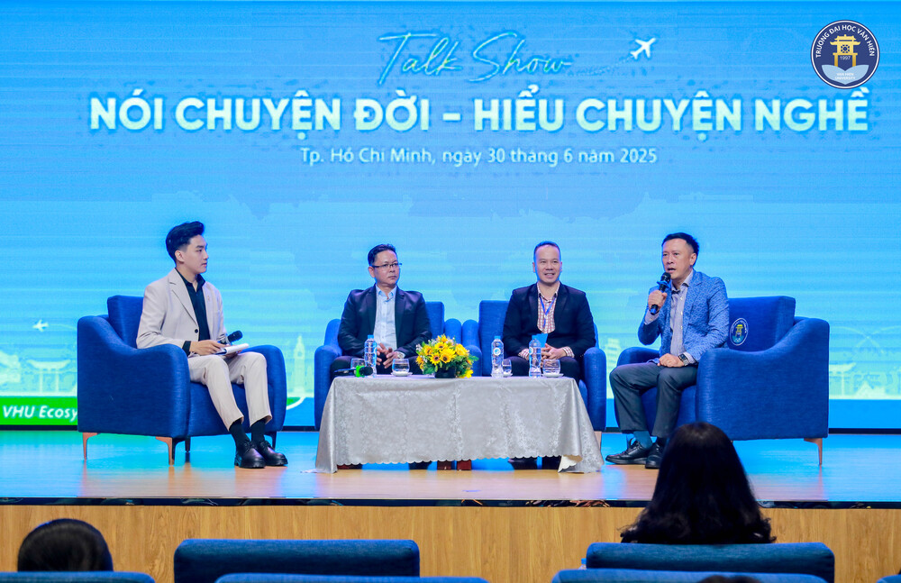 Talkshow “Nói chuyện đời – Hiểu chuyện nghề”: Gắn kết tri thức với thực tiễn, chuẩn bị hành trang vững chắc cho sinh viên ngành du lịch