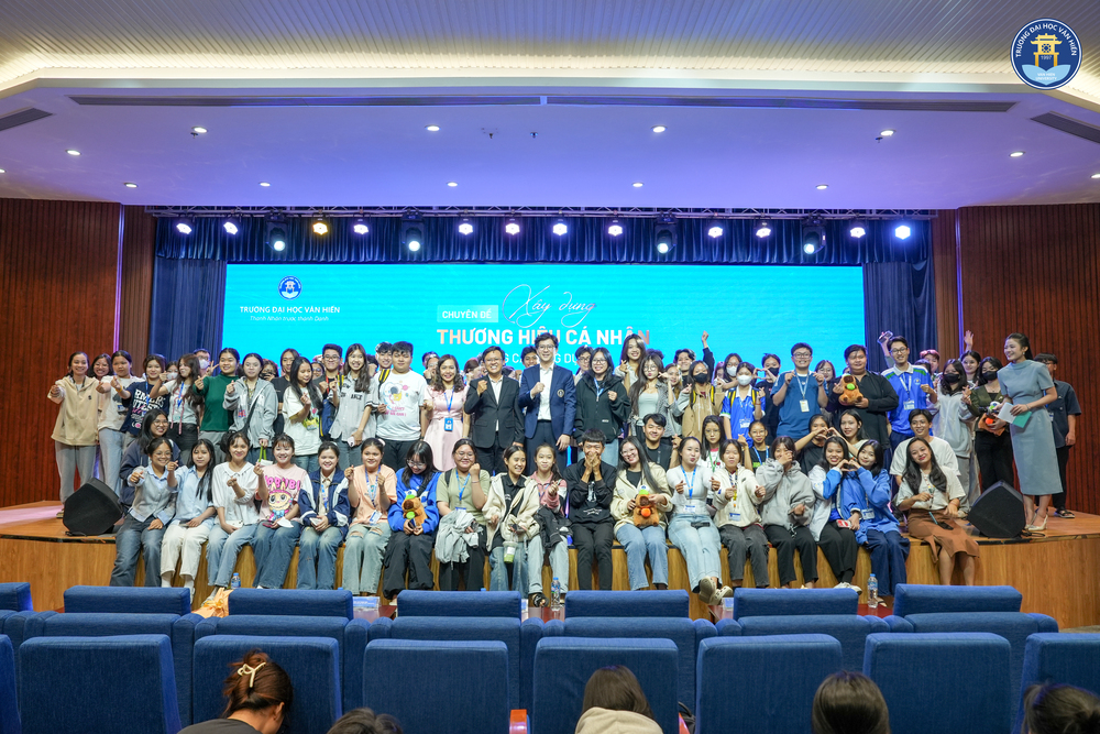 Chuyên đề “Xây dựng thương hiệu cá nhân cùng các ứng dụng AI” – Trang bị kỹ năng chinh phục thế giới số và phát triển thương hiệu cá nhân cho sinh viên Văn Hiến