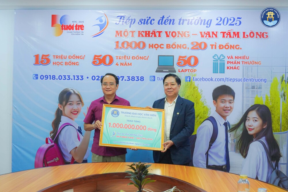 Đại học Văn Hiến trao tặng 1 tỷ đồng – Tiếp sức hàng ngàn tân sinh viên khó khăn 