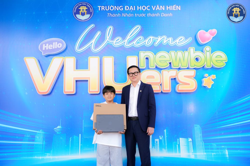 Vóc dáng nhỏ bé, nghị lực phi thường: Nhựt Nhỏooo và hành trình chinh phục ước mơ tại VHU